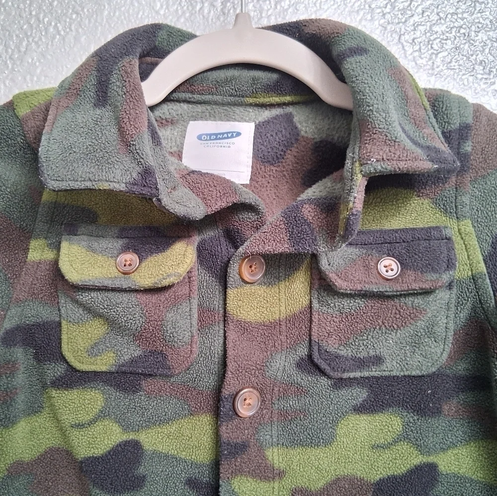 Old Navy Toddler's Camo Jacket. Size 18-24 Mo.